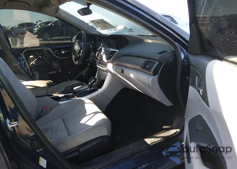 2015 Honda Accord Lx z USA, uszkodzony, nr VIN 1HGCR2F30FA107375